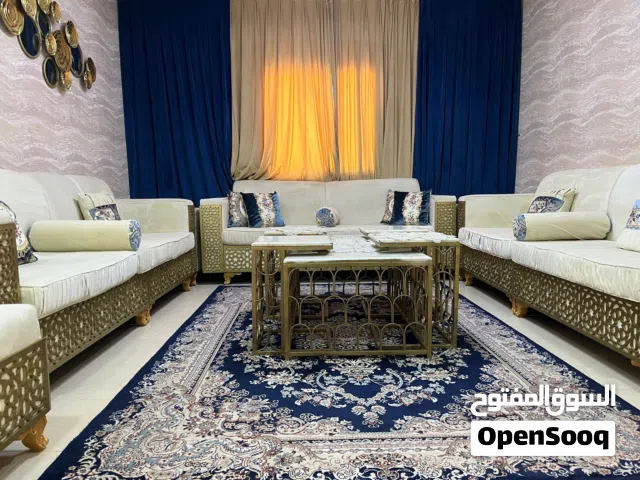 جلسه مغربيه استعمال بسيط جدا 14 شخص بحاله ممتازة جدا  سعر الشراء 600 دينار سعر البيع 250 دينار