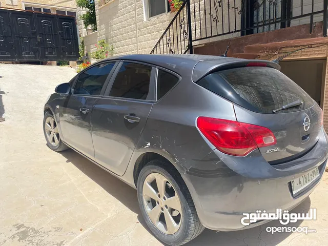 اوبل استرا 2012