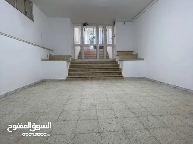 مقر الايجار(طريق جامعة طرابلس)