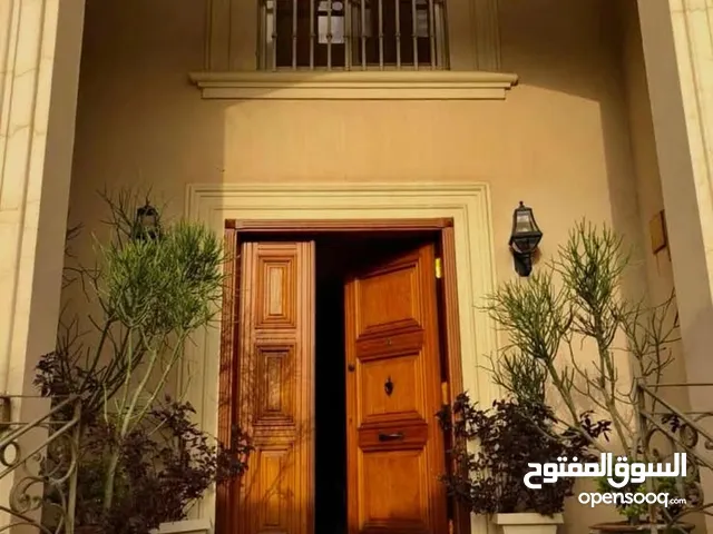 فيلا للبيع (استلام فوري ) بالتقسيط في لافيستا الشروق امام مدينتي - Lavista patio casa