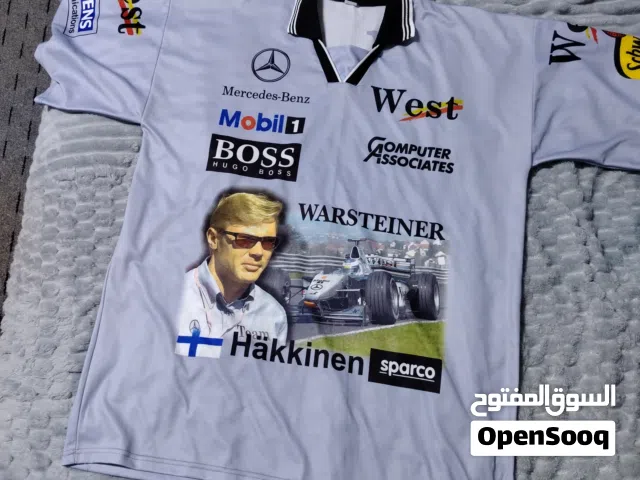 بلوزة مرسيديس ترند من ماركة Boss