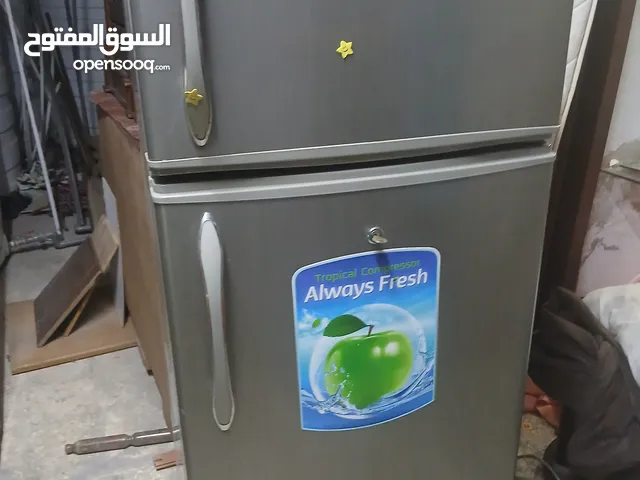 ثلاجة نضيفة جدا جديده حاله الوكاله