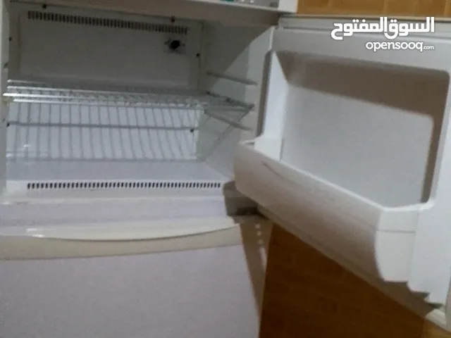 ثلاجه للبيع مستعجل