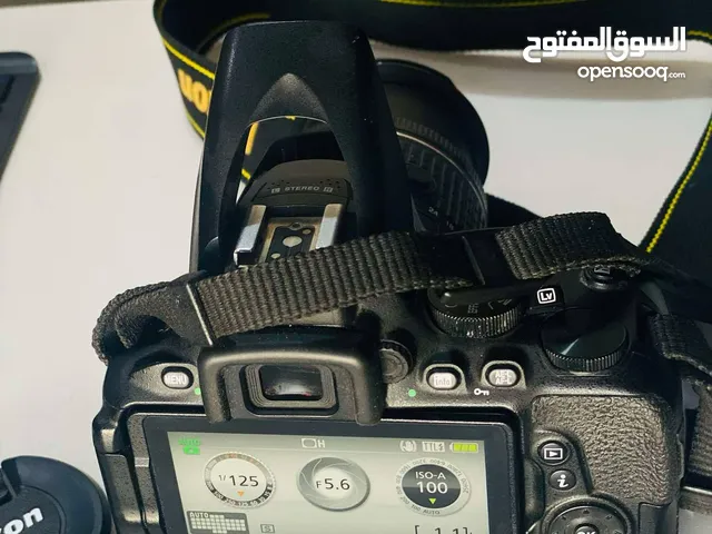كاميرا نيكون D5600 استخدام قليل نضيفه كامل الملحقات