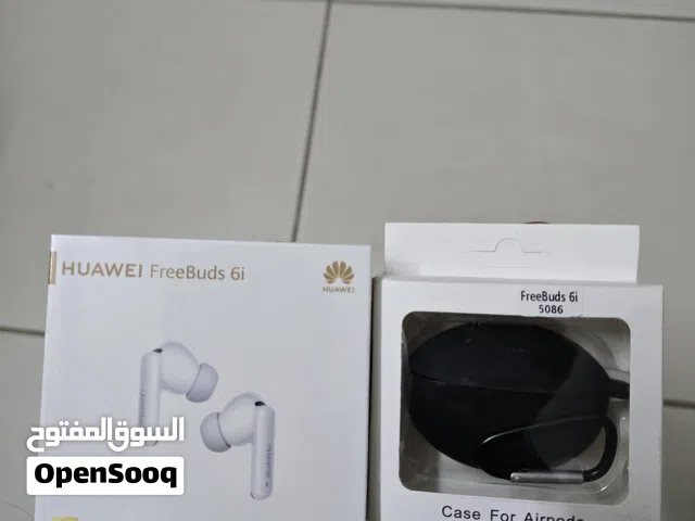 HUAWEI FreeBuds 6i + Silicon Case with keychain