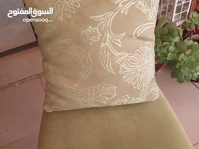 كراسي مطبخ خشب وقماش تنجيد ممتازة مستعمل عدد6