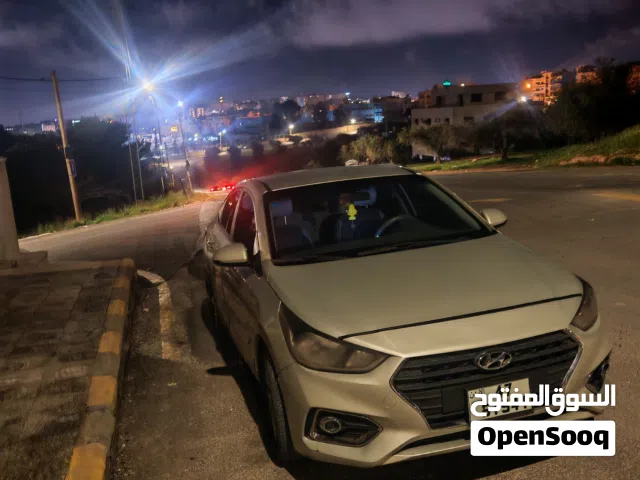 2018, هيونداي, اكسنت, Standard