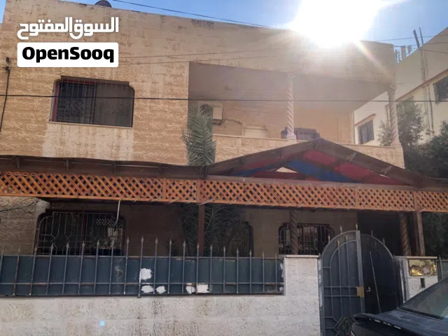 256 m2 More than 6 bedrooms Villa for Sale in Zarqa Al Hashemieh