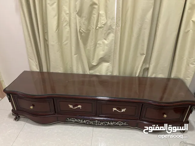 2مكتبه تلفزيون + 2 دولاب بار