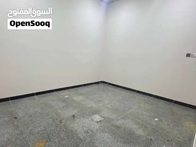 250 m2 More than 6 bedrooms Townhouse for Rent in Basra Hakemeia