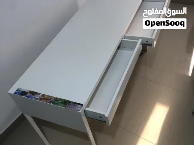 Tv cabinet for sale very good condition خزانة تلفزيون للبيع في حالة جيدة جدا