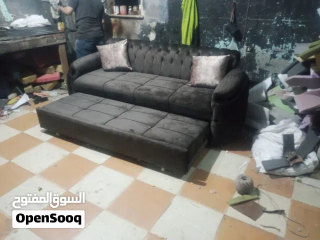 كنبه سرير عموله  مقاس مترين واما السرير بيتفرد بيكون مقاسه 130سم