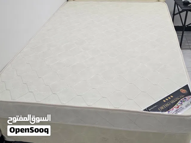 للبيع سرير نظيف جدا