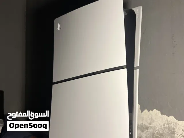 (1TB)Ps5 بحالة الوكالة مع الكرتونة بسعر      ( مع سماعه كلاود 3 اسود وبالكرتونه ) مغري.  مع الكرتون