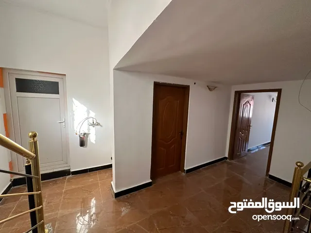 225 m2 4 Bedrooms Townhouse for Rent in Basra Jaza'ir