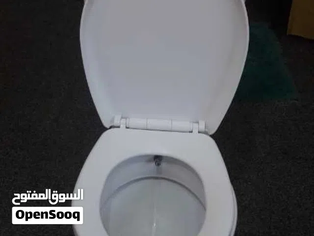 مقعد افرنجي تركي شبه جديد قوي ونظيف.للبيع