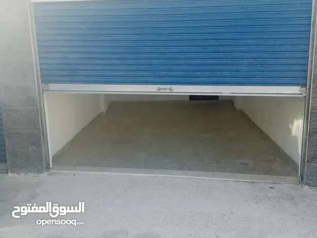 مخازن عدد 2 تشطيب جديد على شارع 30 م ، تجاري ، الزرقاء / السخنة .
