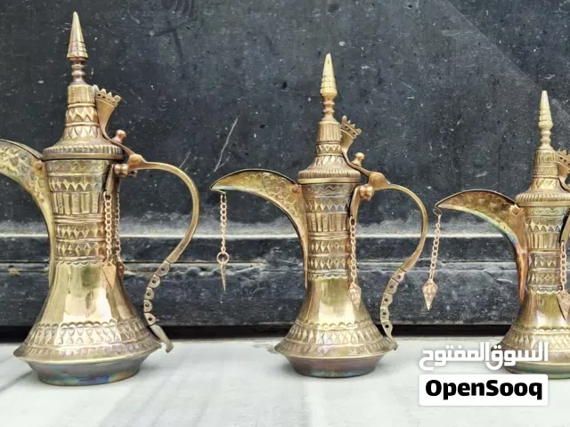 طقم دلال عمانية أنتيك عدد 3 الارتفاع 24,20,18