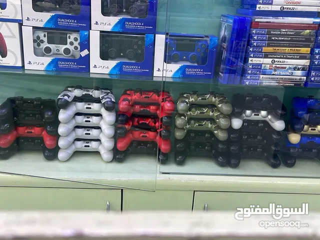 ايادي ps4 اصلي مستعمل ملون واسود بحالة الوكاله وعالفحص يوجد كوبي جديد بسعر حرق