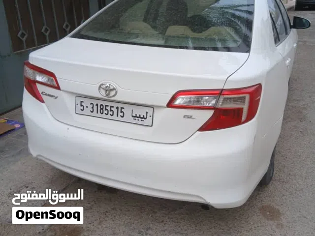 2014 تويوتا كامري LE