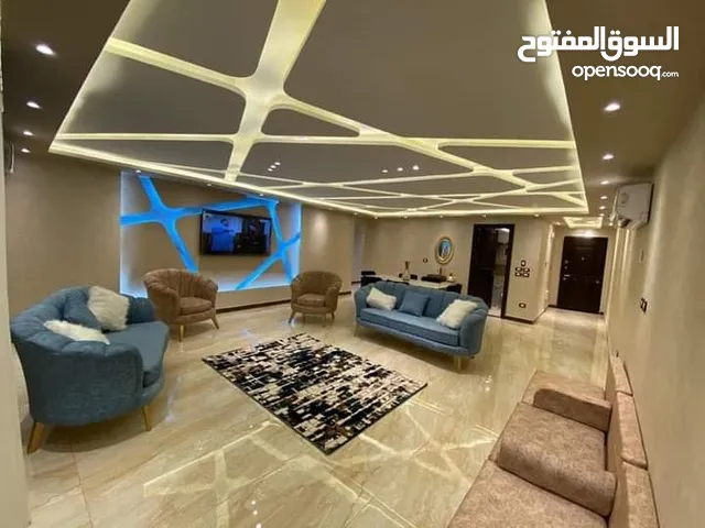 شقة في مدينة نصر هادية وامان شبابية وعائلات فندقية مكيفة ايجار يومي وشهري
