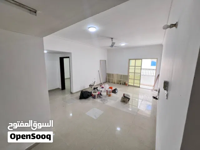 فرصة لا تُعوّض  غرفة وصالة بمساحة كبيرة جداً في الروضة 1