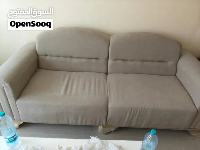 طقم كنب 2 فردي و 2 ثنائي كبير مع الطاولات الطقم