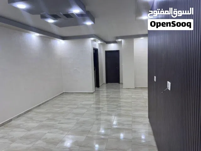 شقة للبيع بسعر مغري الزرقاء - حي شومر من المالك مباشرة بداعي السفر