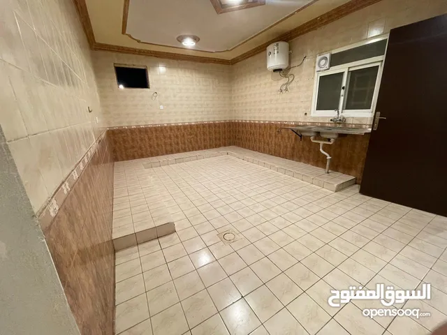 617m2 4 Bedrooms Villa for Rent in Al Riyadh Ishbiliyah