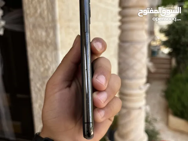 Apple iPhone 11 Pro 64 GB in Amman