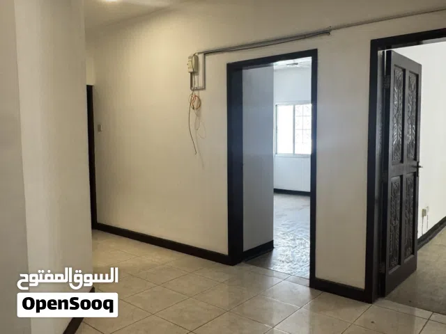 2BHK Apartment for Rent in Ruwi / شقة غرفتين وصالة للإيجار في روي