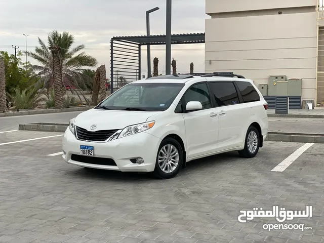 Used Toyota Sienna in Al Batinah