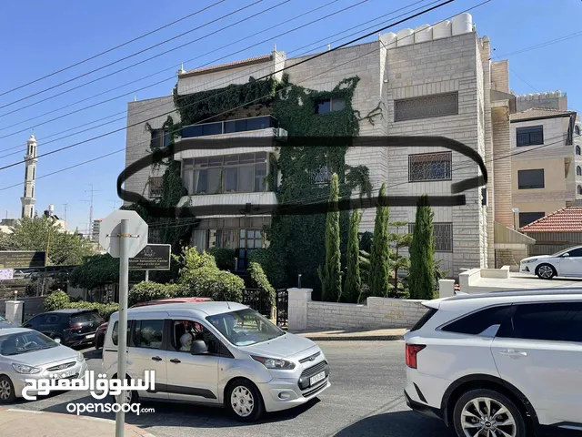 للإيجار من المالك مباشرة – طابق أول في رام الله / الشرفة
