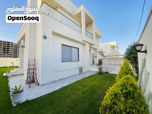 580 m2 More than 6 bedrooms Villa for Rent in Tripoli Al-Serraj
