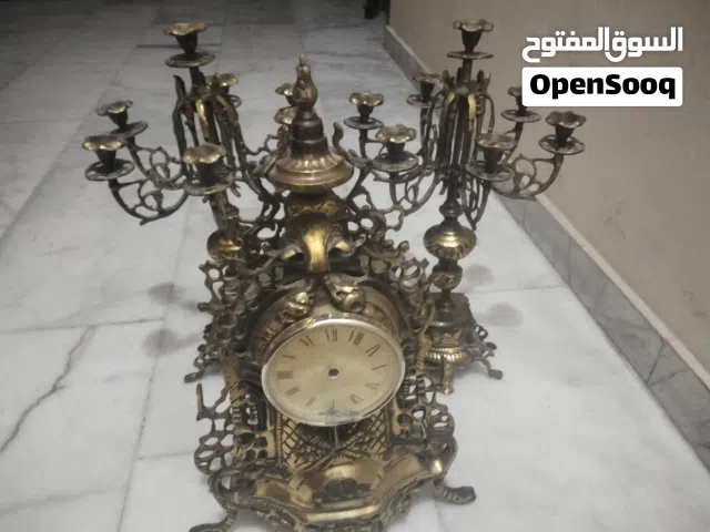 طقم نحاس اصلي شمعدان وساعة الوزن 8.4 كيلو