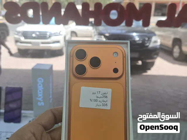 ايفون 17 برو  256 gb البطاريه 100% عدد دورات الشحن 76 نفس الجديد مع الكرتون والاغراض