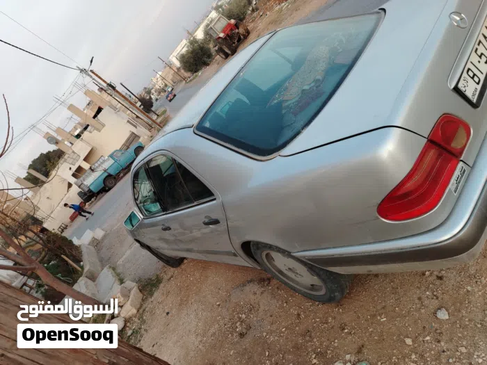 مرسيدس بنز ‏الفئة-E ‏E 200 ‏1998