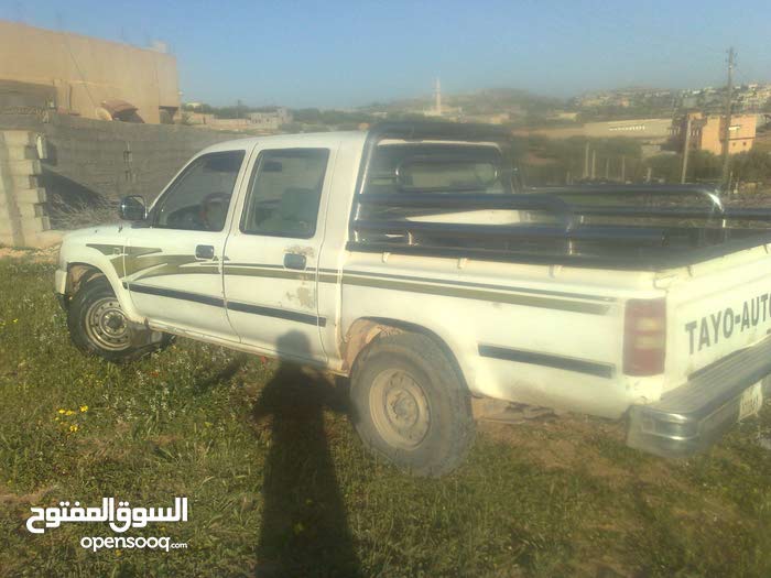 تيوتا اوتو موديل 2004