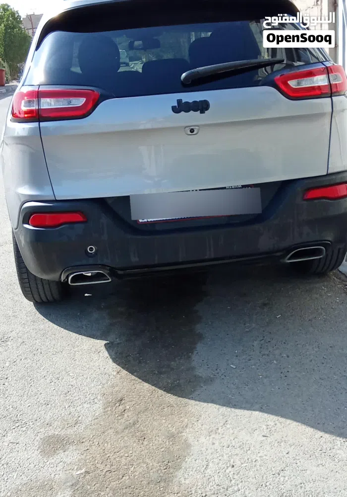 جيب ‏شيروكى ‏Sport ‏2018