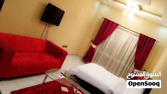 غرف جديدة ونظيفة ومؤثثه وفخمه للايجار اليومي في الخوضRooms for daily