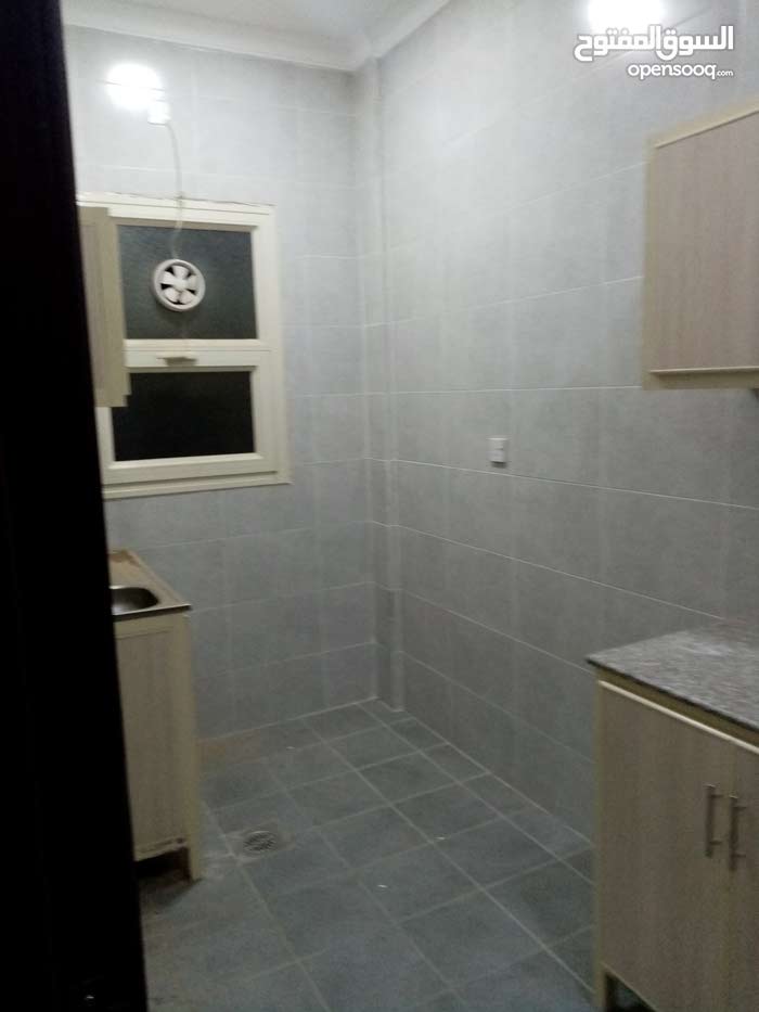 Third Floor Unfurnished apartment for rent with Studio rooms