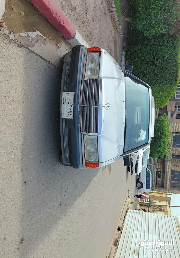 مرسيدس بنز ‏الفئة-E ‏E 190 ‏1992