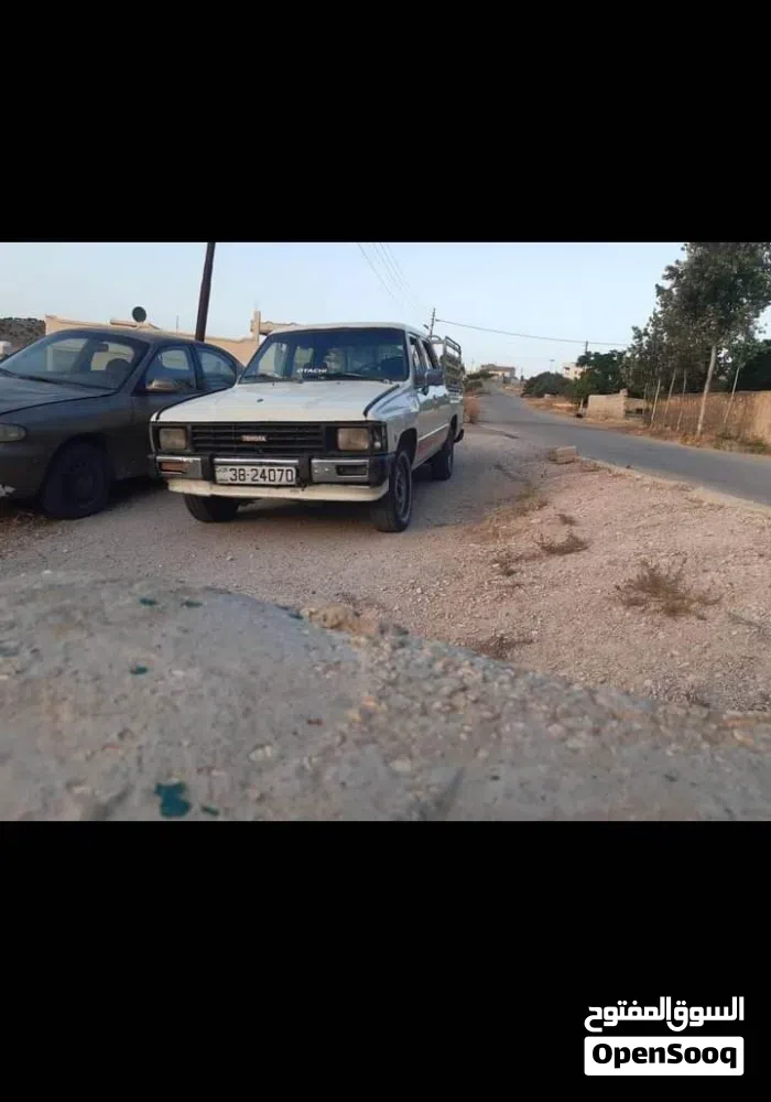 تويوتا ‏هايس ‏LUX ‏1986