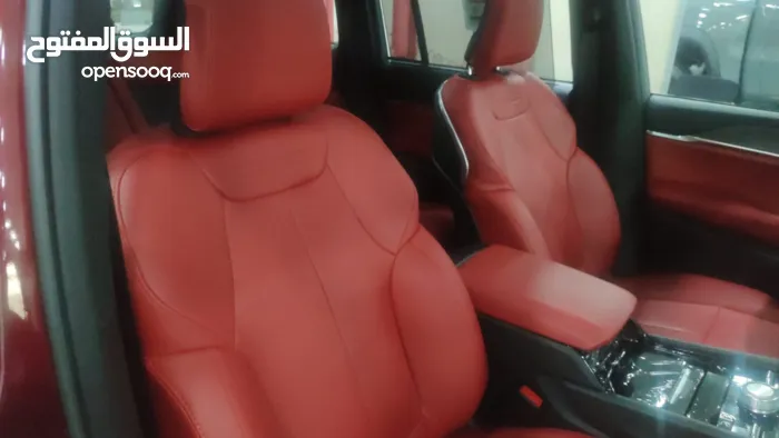 جيب جراند شيروكى Overland 2023