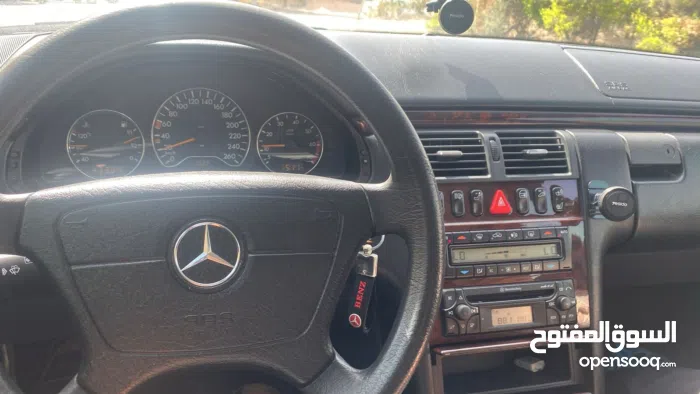 مرسيدس بنز ‏الفئة-E ‏E 200 ‏1998