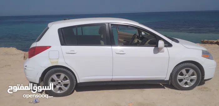 نيسان ‏فيرسا ‏SR ‏2011