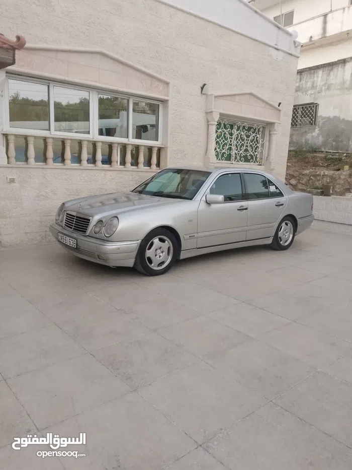 مرسيدس بنز ‏الفئة-E ‏E 200 ‏1998