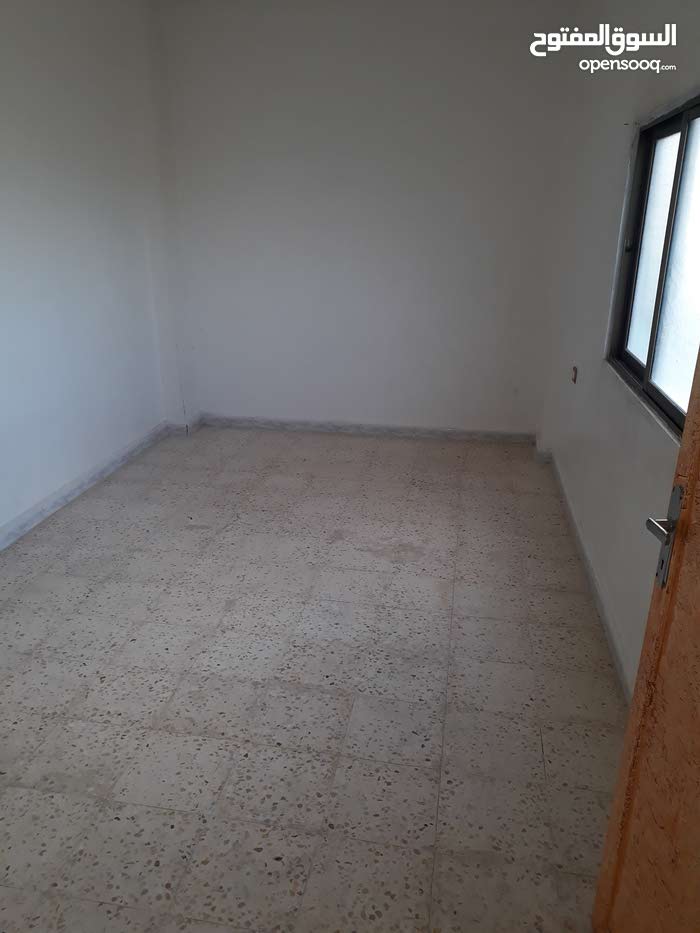 Al Sukhneh Apartment For Rent With 1 Bedroom Rooms
