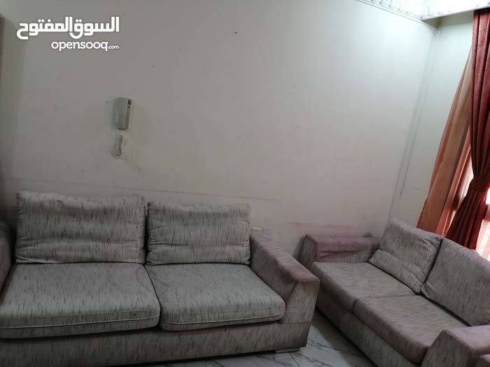 Used Sofa Set White Colour Very Clean Price Nigotiable Urgent