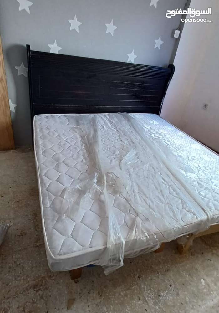 سرير 2 متر + مرتبه نظيفه جدا - (191059039) | Opensooq